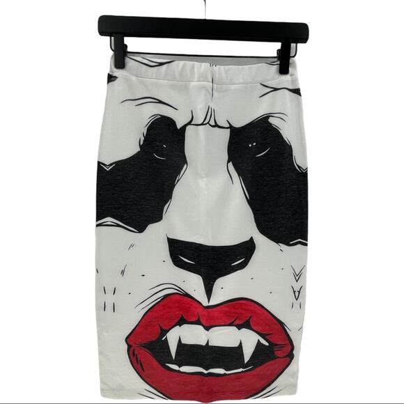 Graphic Panda Face Red Lips Vampire Fangs Print Women's Midi Skirt Size Small S - Picture 1 of 3
